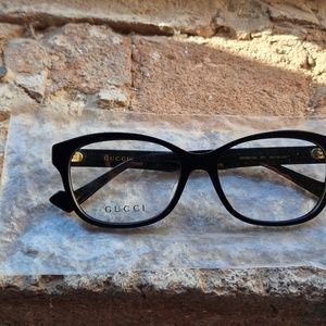Gucci frame